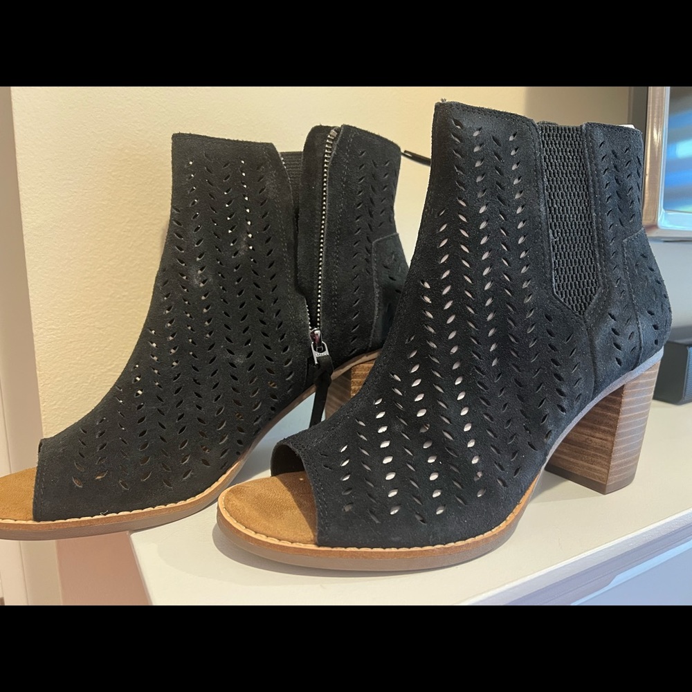 Toms Majorca Peep Toe Black Suede Boot